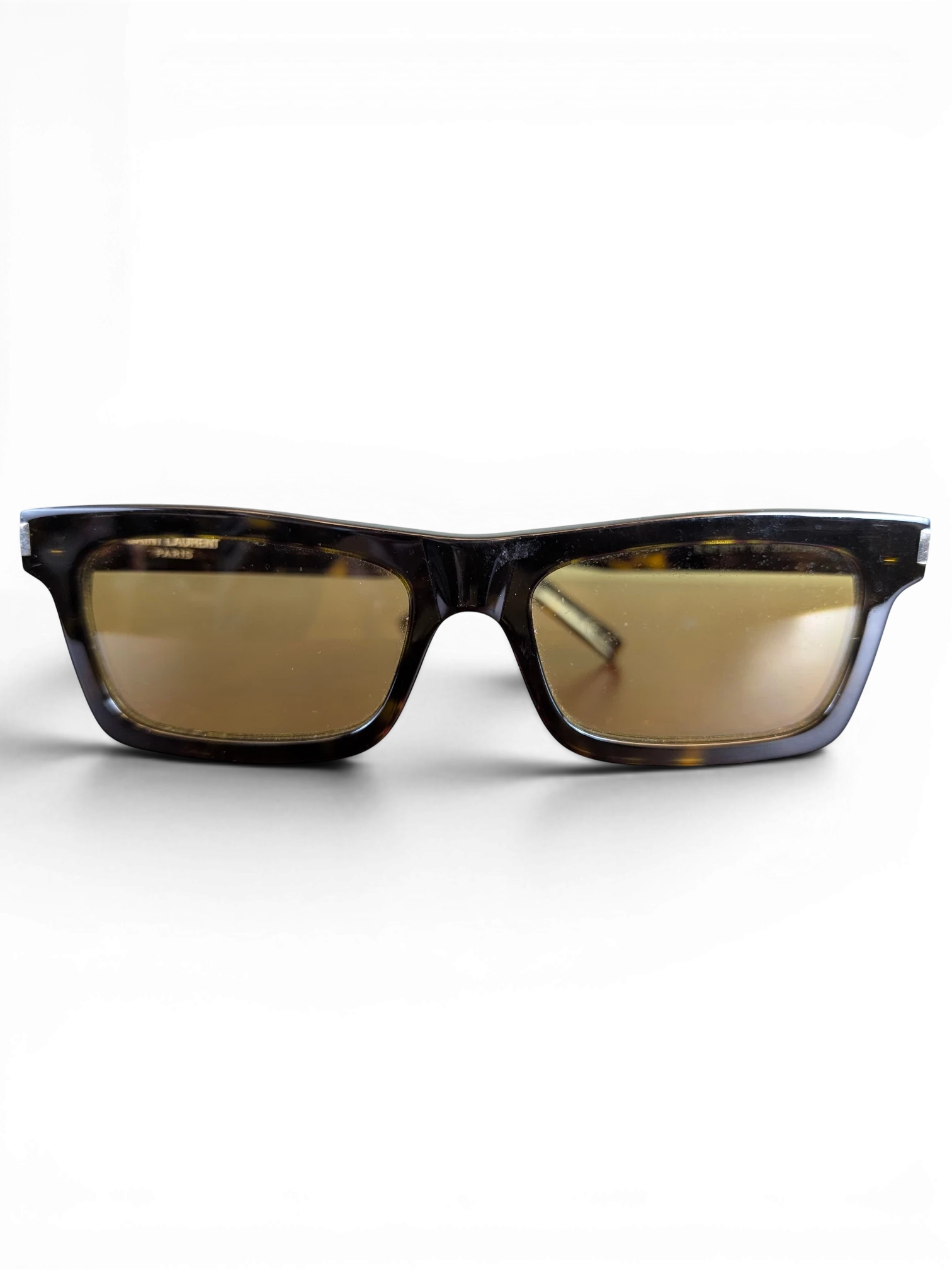 JAKE & IPI Saint Laurent SL461 Betty sunglasses with a rectangular tortoiseshell frame and tinted lenses