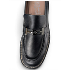 JAKE & IPI mustat nahkaiset Salvatore Ferragamo -loaferit hopeisilla metalliosilla ja paksulla kumipohjalla.