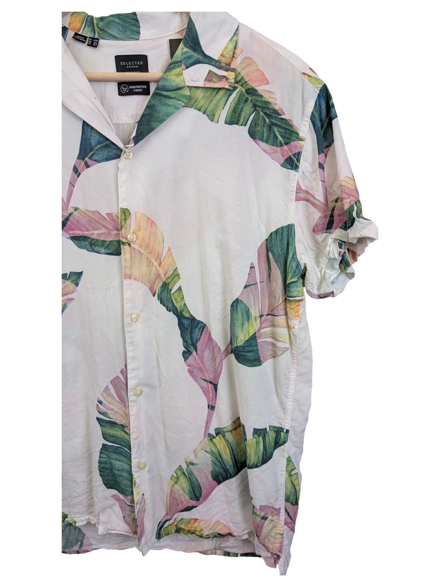 JAKE & IPI Selected Homme white Hawaiian shirt with green and pink tropical leaf print and short sleeves.