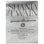 JAKE & IPI Goodie Two Sleeves Shania Twain -t-paidan kokolappu, jossa lukee koko L ja 100 % puuvillaa.