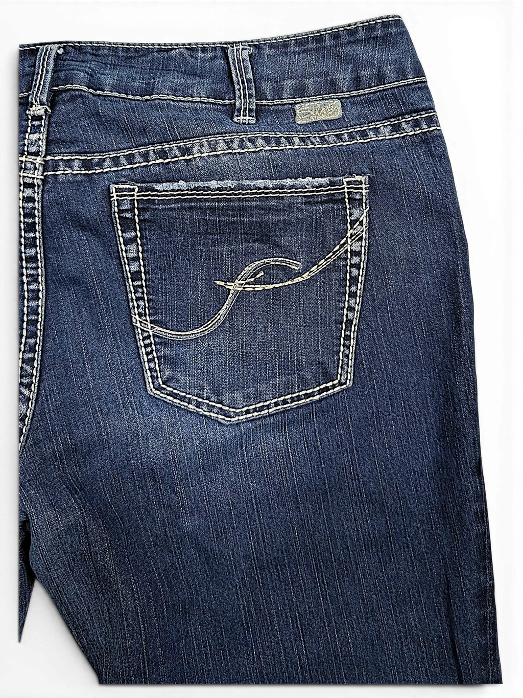JAKE & IPI Silver Jeans Suki capri pants in dark wash denim with contrast stitching and embroidered back pocket