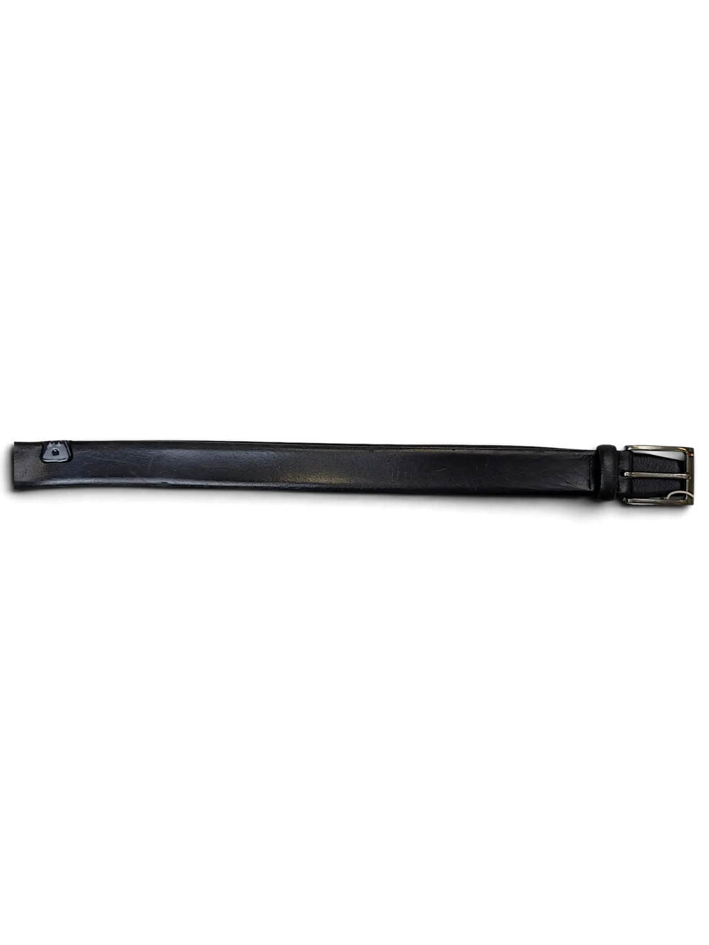 JAKE & IPI Tommy Hilfiger black leather belt with a silver-tone metal buckle hanging on a garment clip
