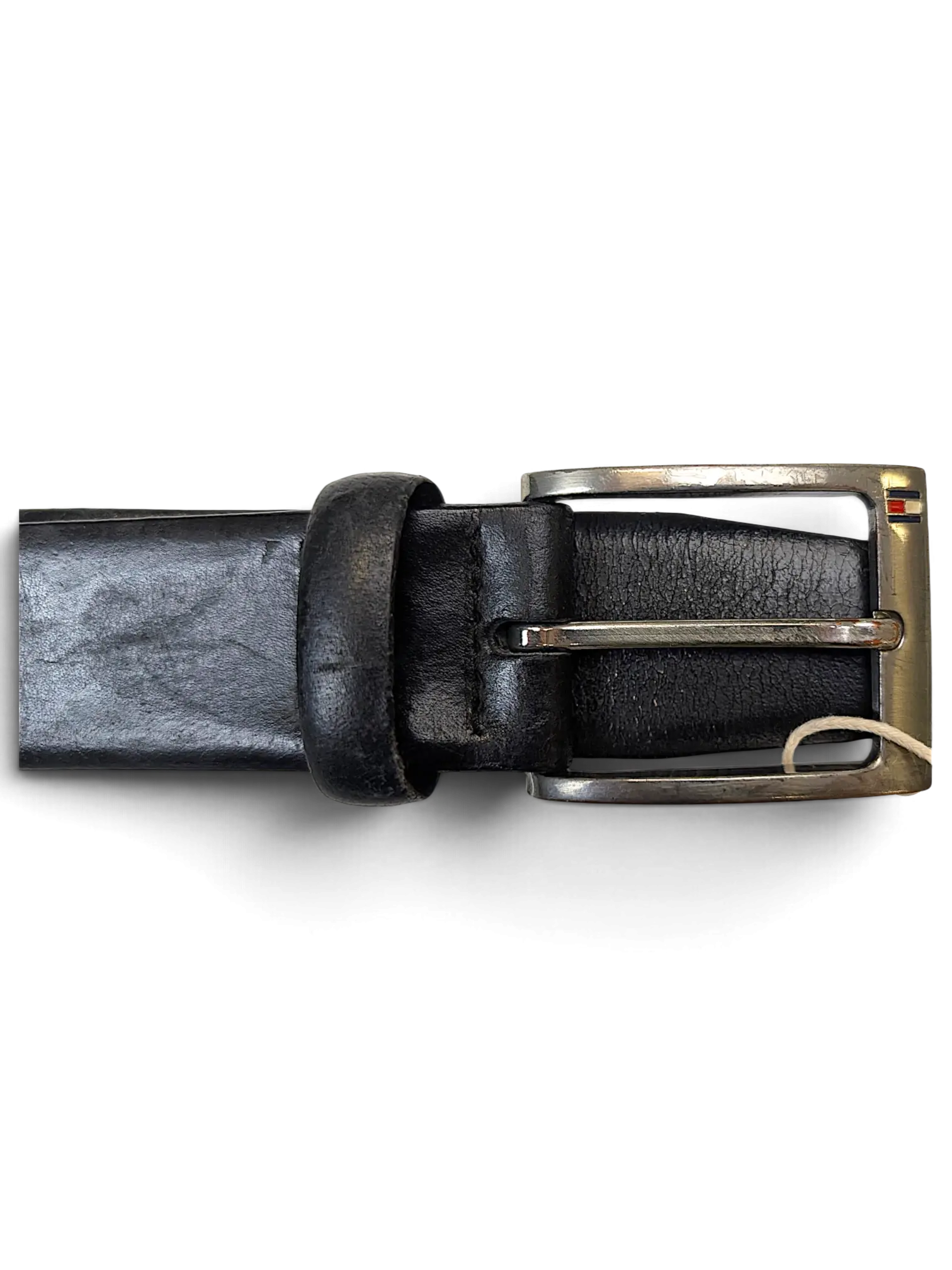 JAKE & IPI Tommy Hilfiger black leather belt featuring a silver-tone metal buckle with signature logo detail