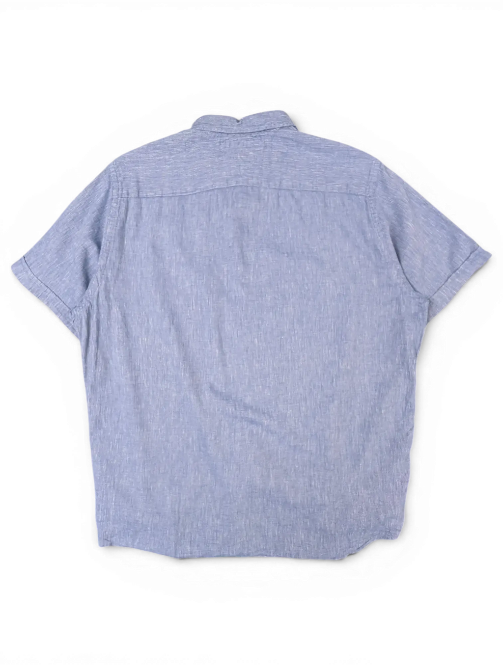 Back view of a JAKE & IPI Tommy Hilfiger blue short-sleeve button-up shirt with a textured linen-look fabric.
