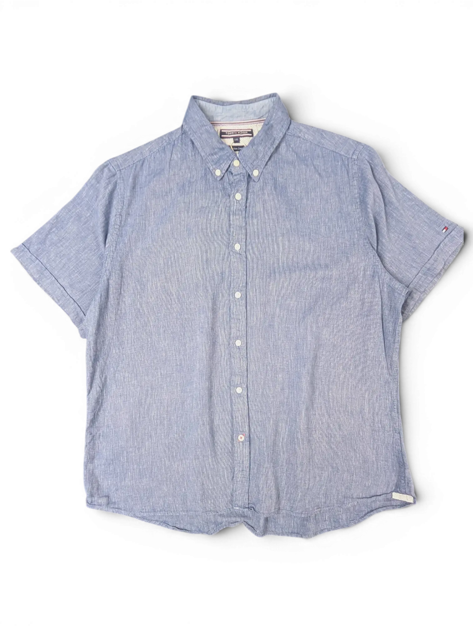 JAKE & IPI Tommy Hilfiger blue short-sleeve button-up shirt with a classic collar and subtle textured fabric