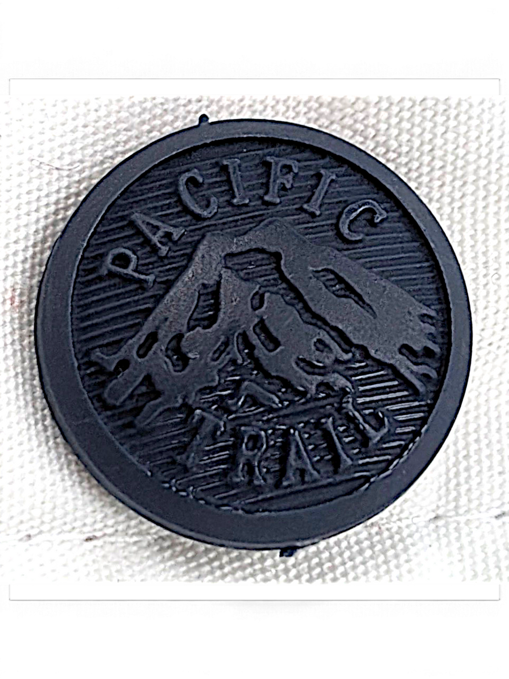 Pacific Trail White Drawcord Windbreaker – M; detail view showing fabric, construction, label or condition (image 3 of 8).