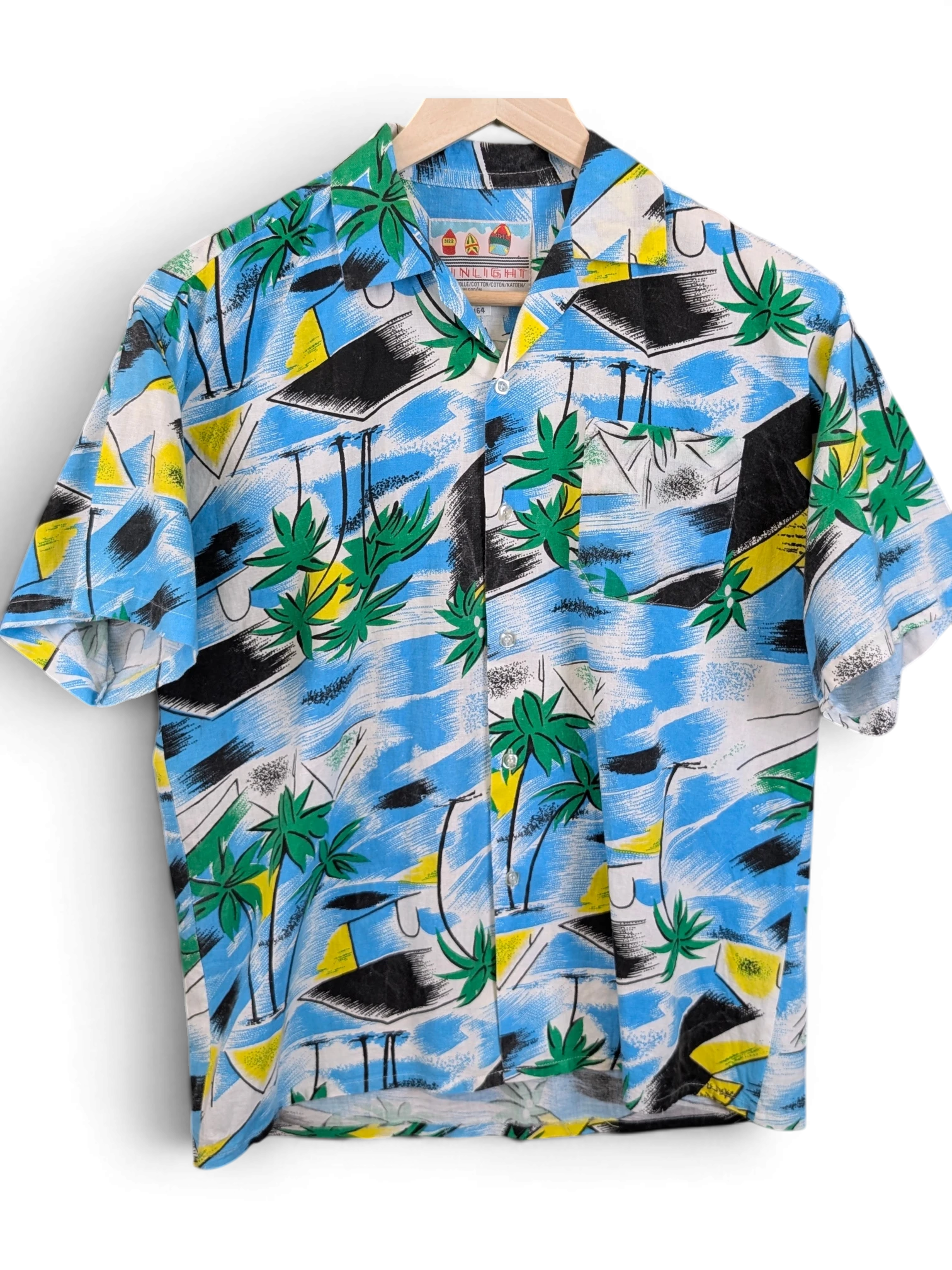 JAKE & IPI vintage 90s Hawaiian shirt with blue tropical palm tree print and abstract geometric shapes