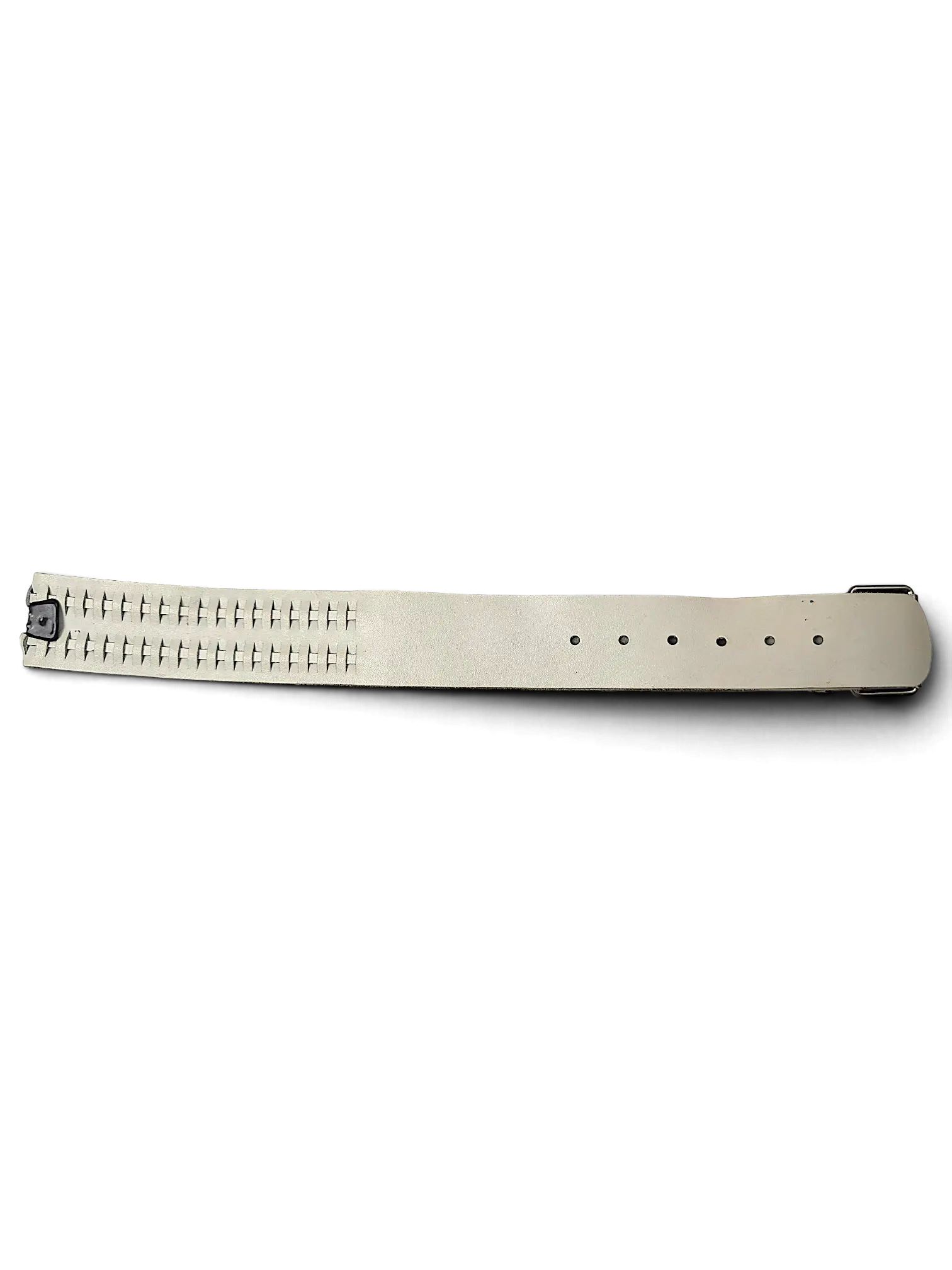 JAKE & IPI white leather belt featuring a Y2K style woven strap design with a silver metal buckle