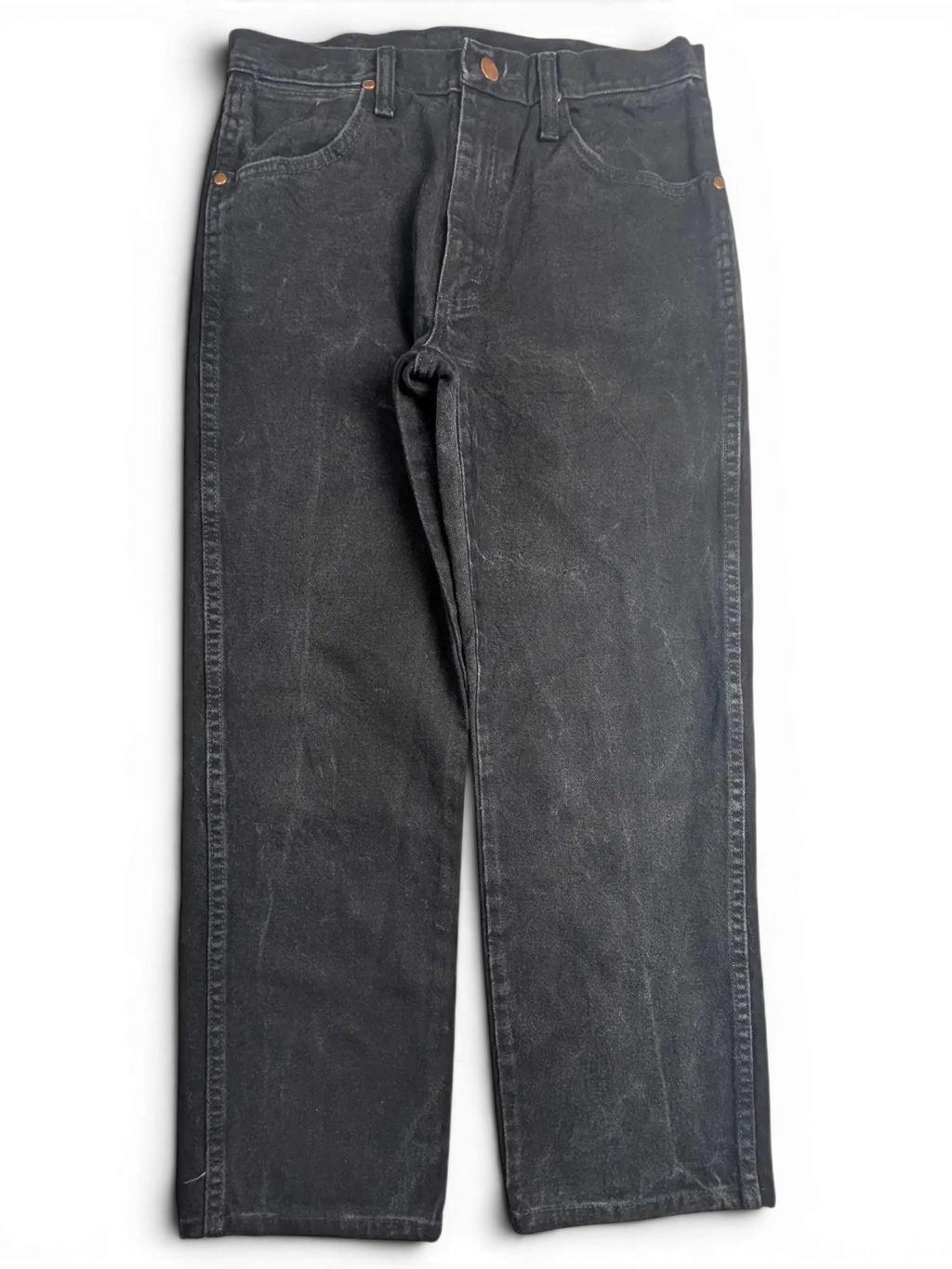 JAKE & IPI Wrangler A203 black denim jeans with a straight leg fit and classic five-pocket styling.