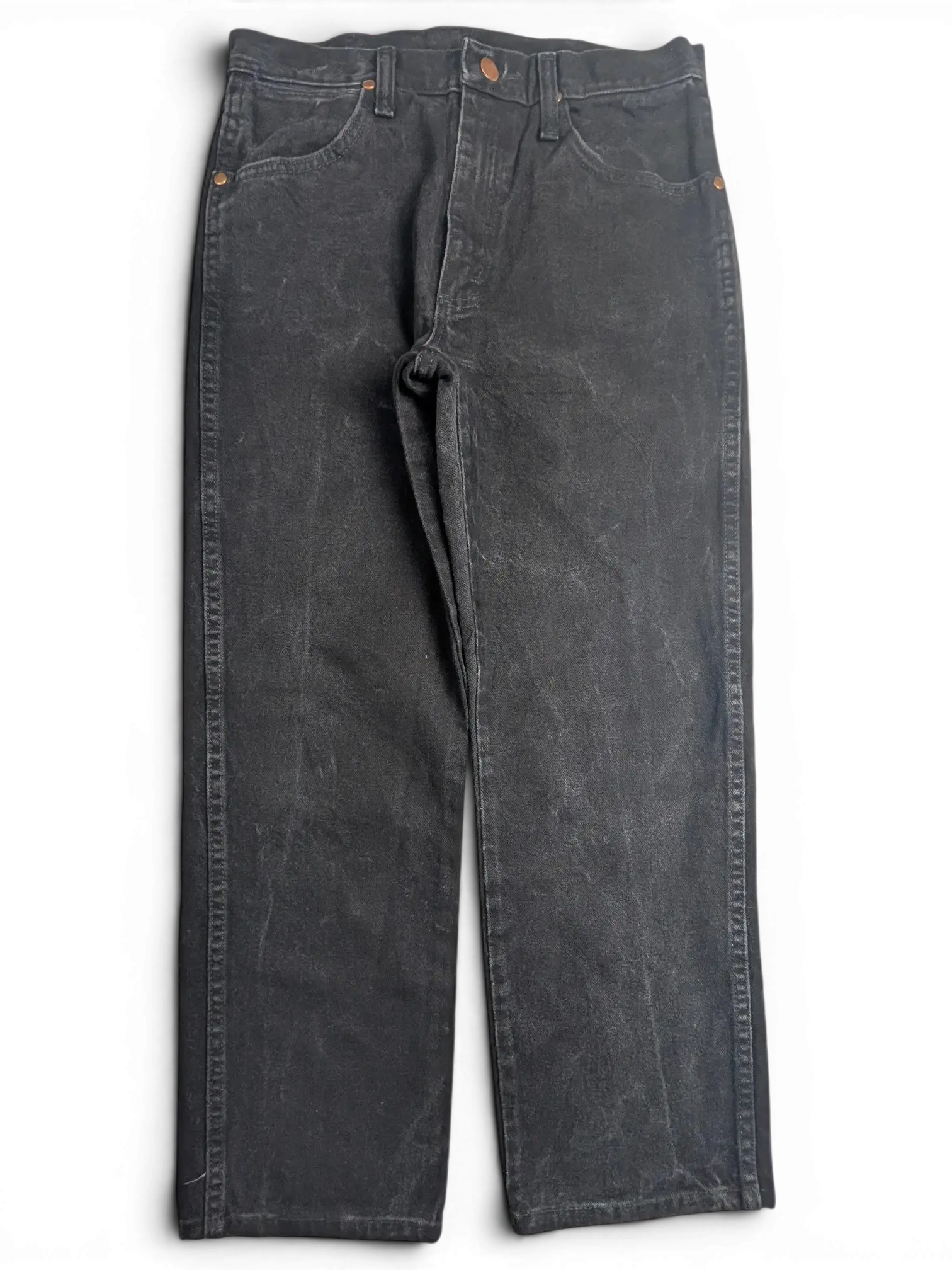 JAKE & IPI Wrangler A203 black denim jeans with a straight leg fit and classic five-pocket styling.