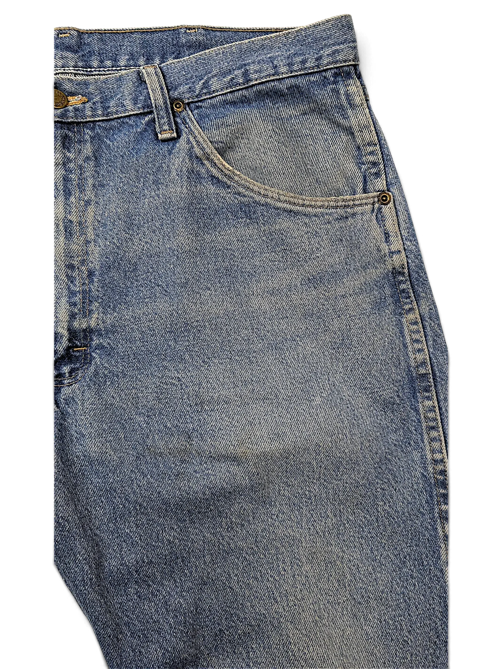 JAKE & IPI Wrangler 96501DS blue denim jeans with classic five-pocket styling and metal rivets