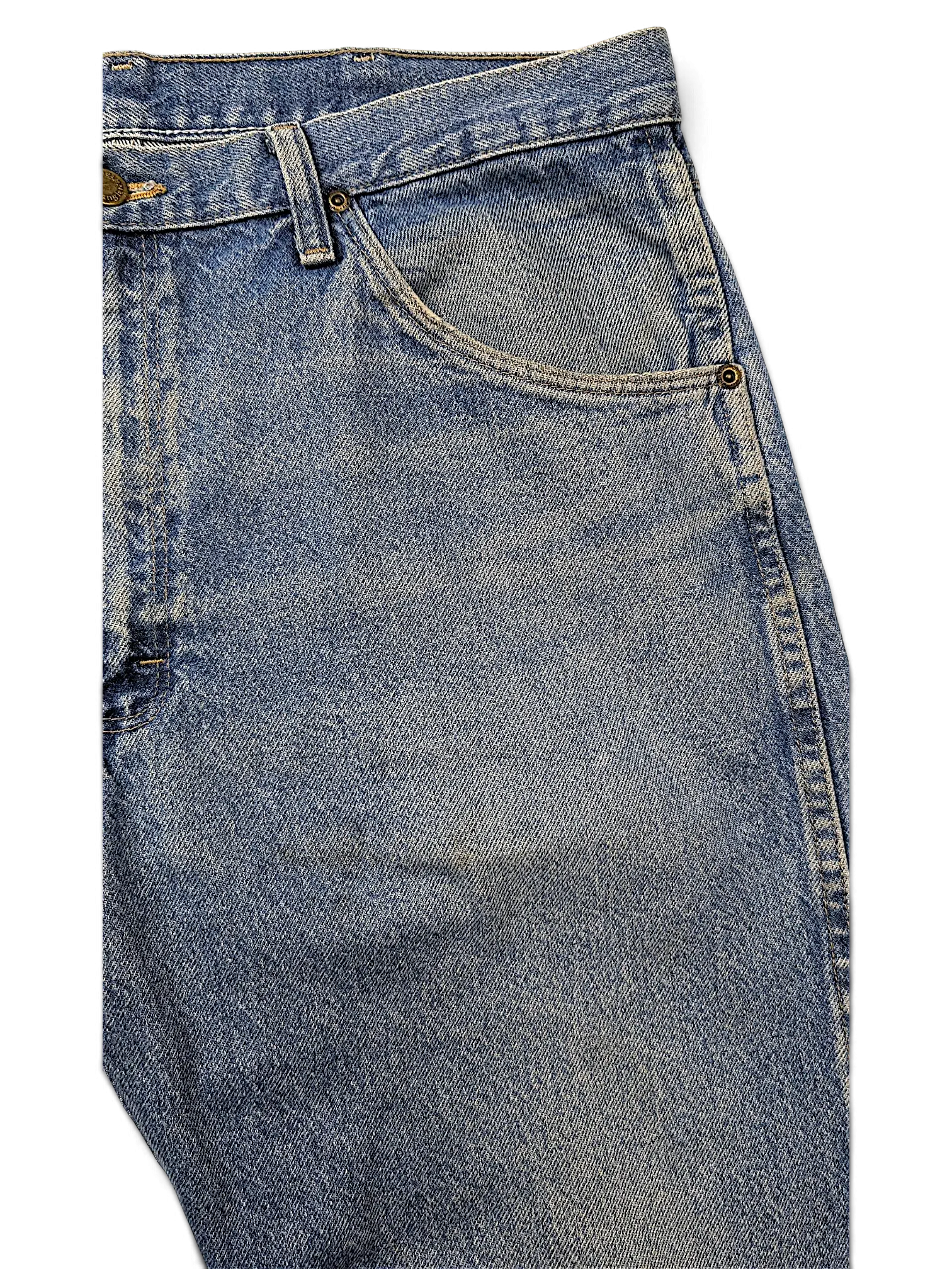 JAKE & IPI Wrangler 96501DS blue denim jeans with classic five-pocket styling and metal rivets