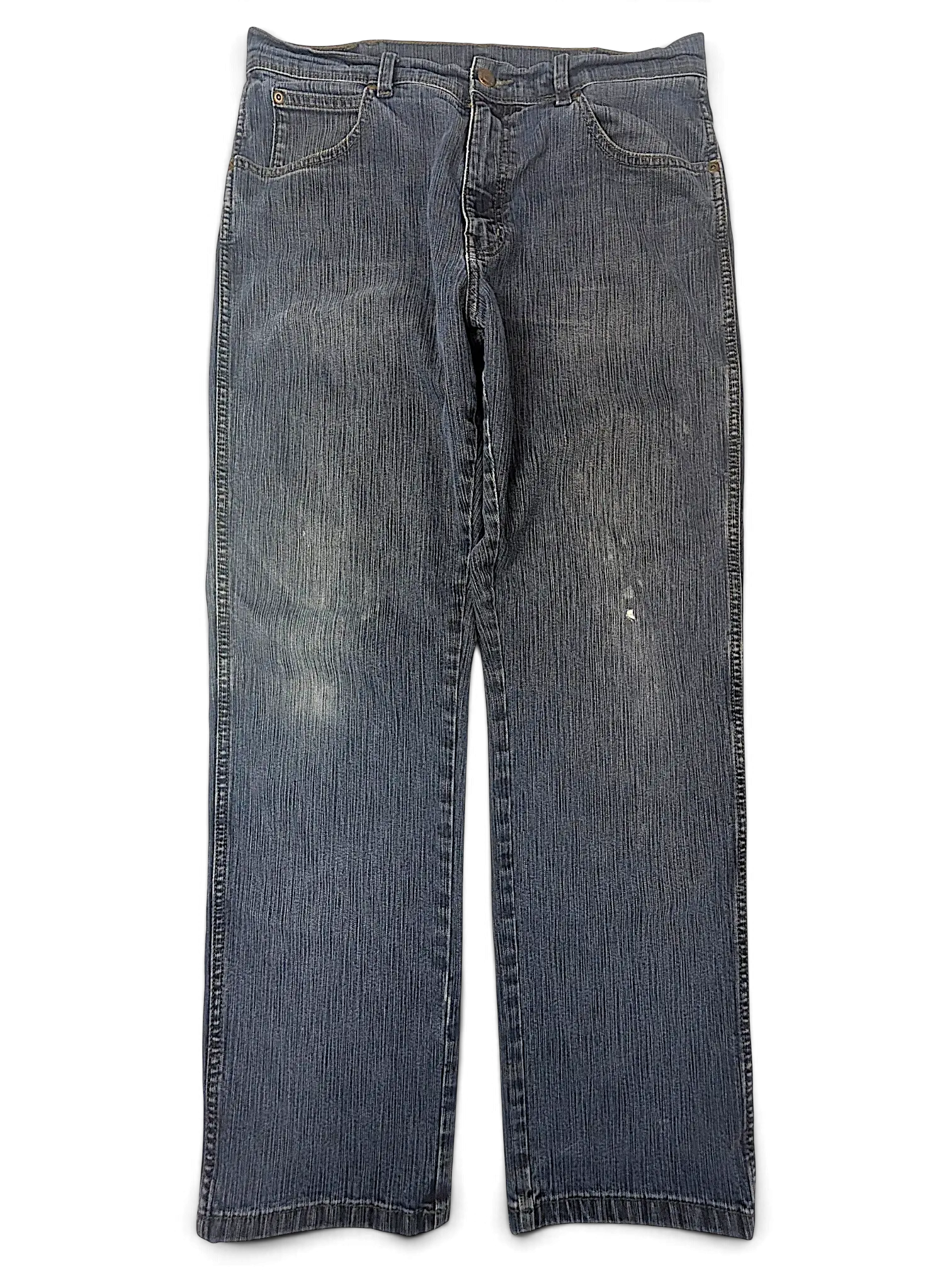 JAKE & IPI Wrangler blue denim jeans with classic five-pocket construction and a straight leg fit.