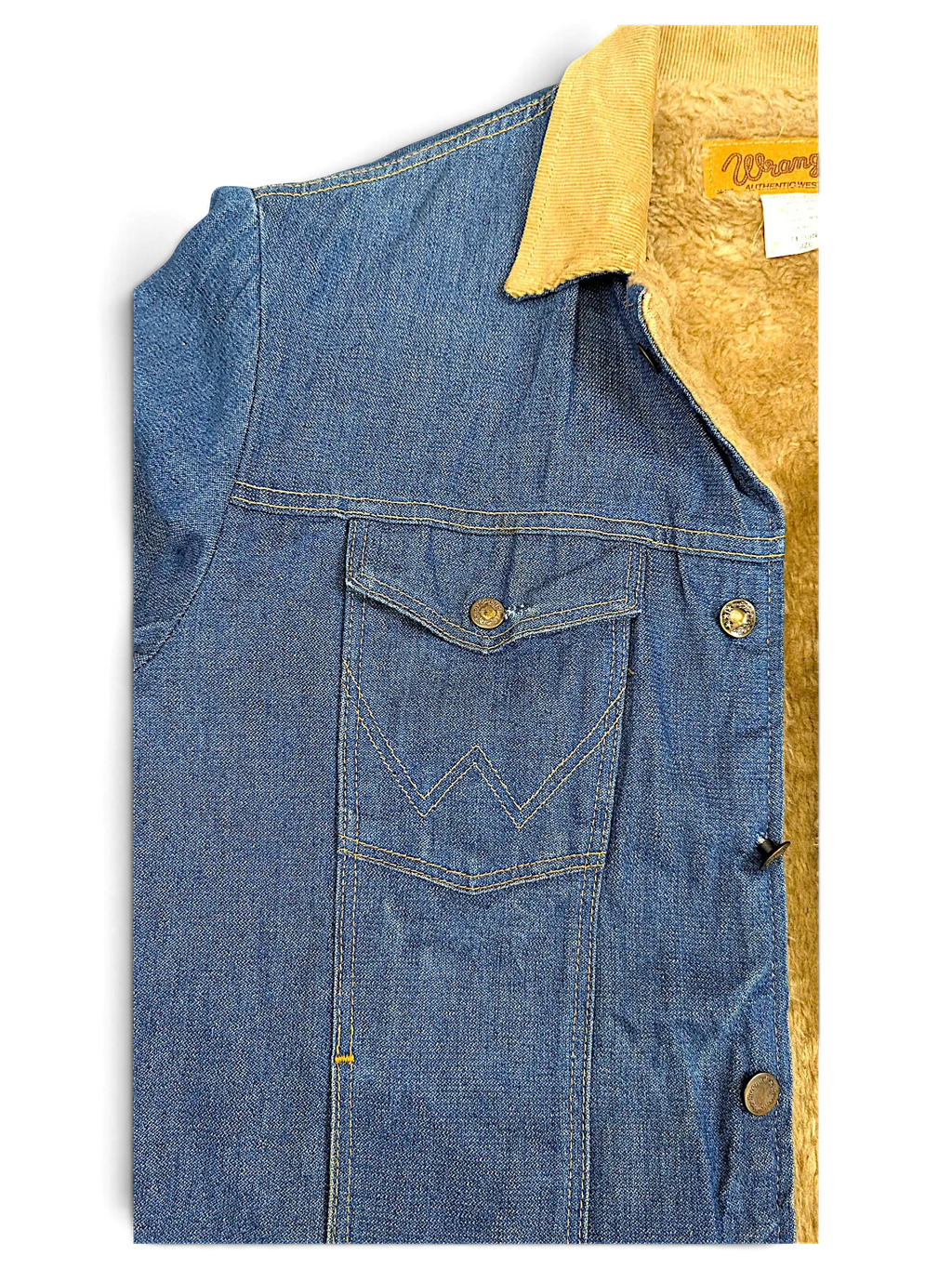 JAKE & IPI vintage Wrangler denim jacket with a tan corduroy collar and warm sherpa lining, featuring chest pocket.