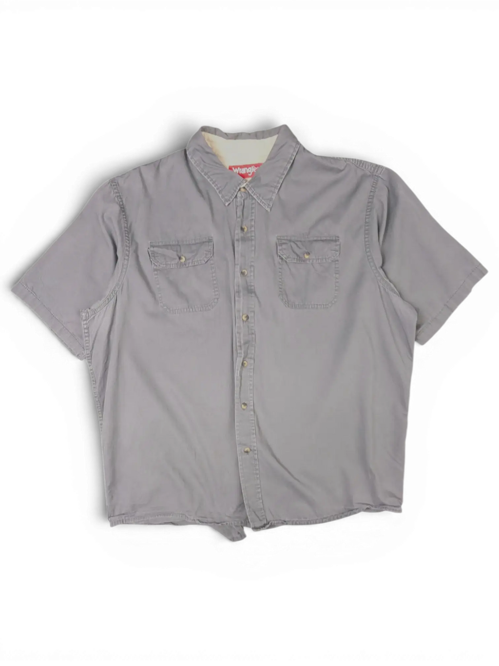 JAKE & IPI vintage Wrangler grey short sleeve button-front utility shirt with two chest pockets.