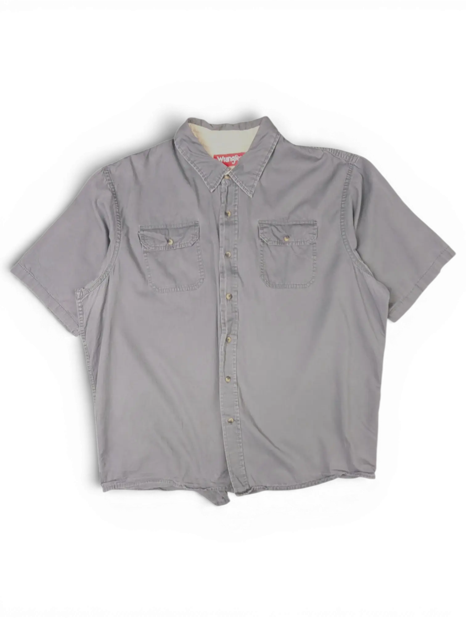 JAKE & IPI vintage Wrangler grey short sleeve button-front utility shirt with two chest pockets.