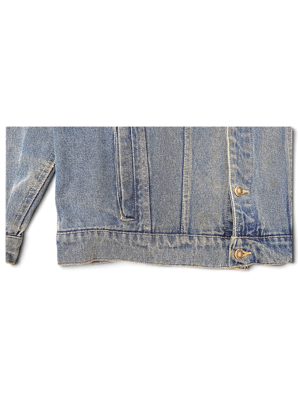 JAKE & IPI Wrangler Hero denim jacket in light blue wash featuring classic metal buttons and side pockets
