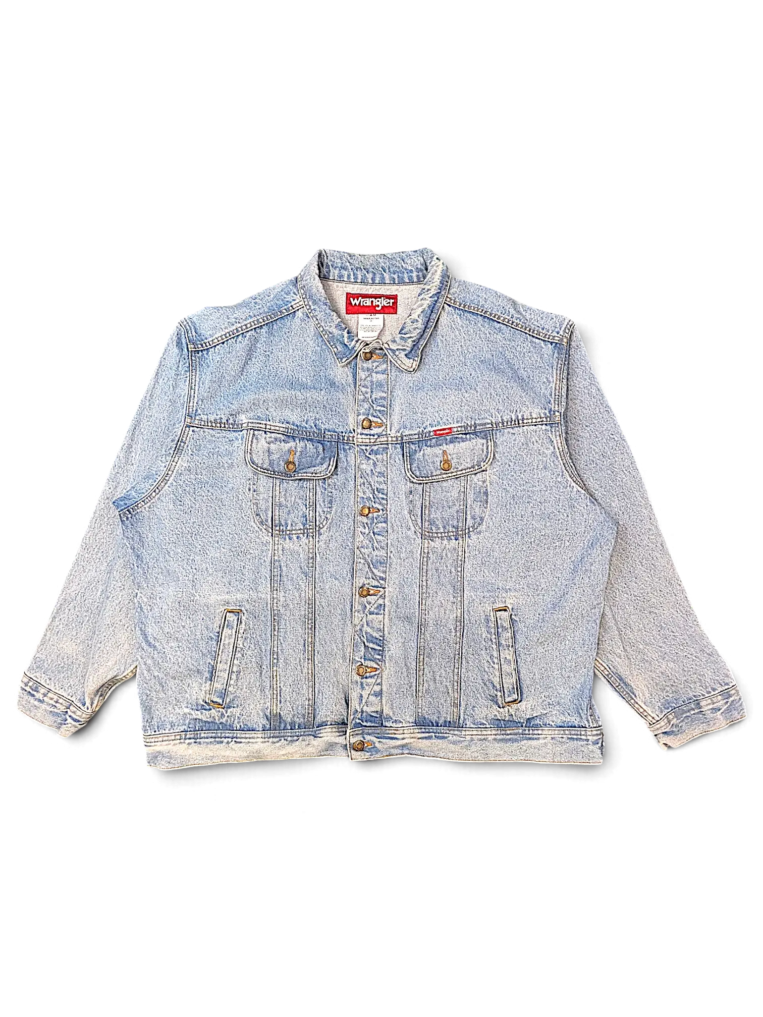 JAKE & IPI Wrangler WMJO1VI light wash blue denim jacket with button-up front and dual chest pockets