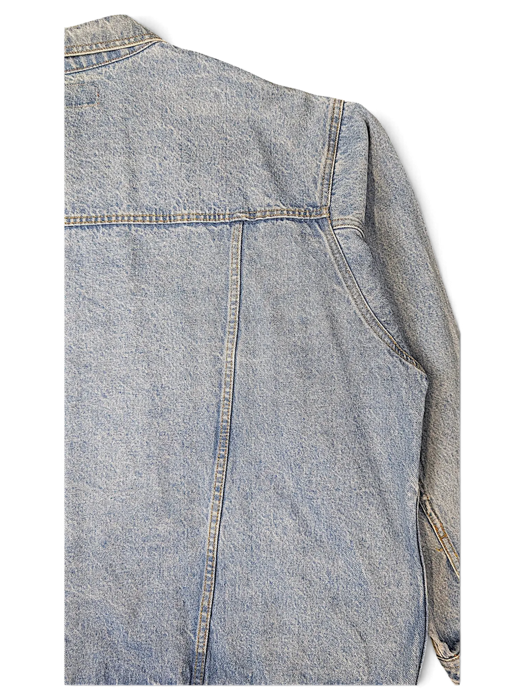 JAKE & IPI Wrangler WMJO1VI light wash blue denim jacket showing back shoulder and sleeve stitching detail