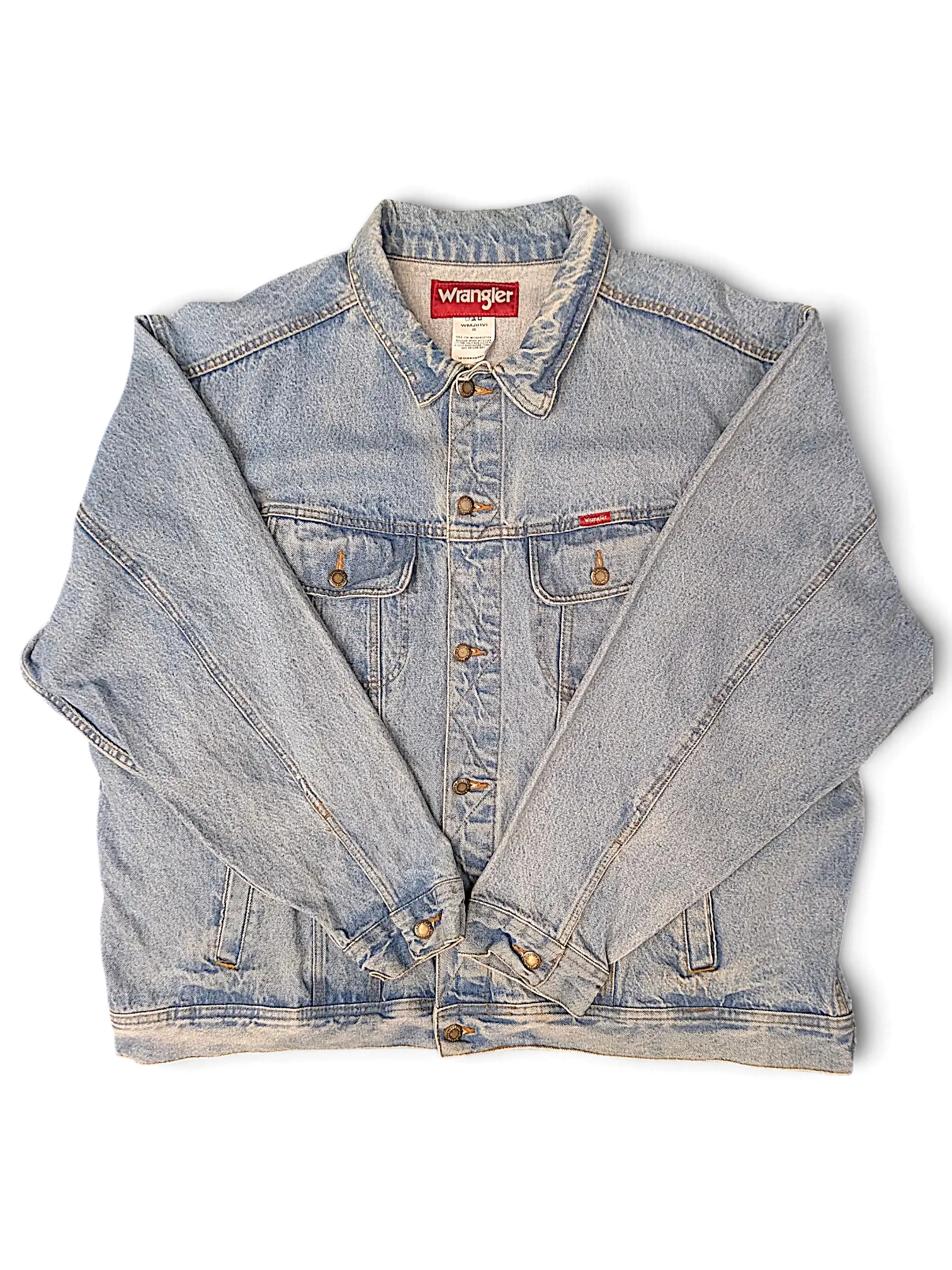 JAKE & IPI Wrangler WMJO1VI light wash blue denim jacket with button-up front and chest pockets