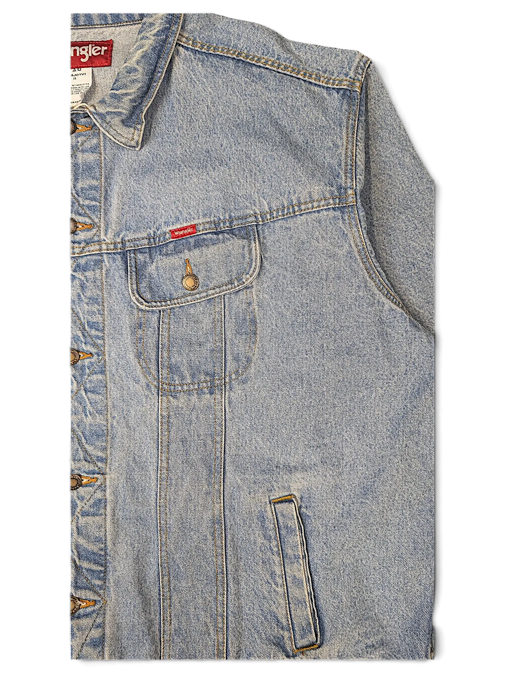 JAKE & IPI Wrangler WMJO1VI light wash blue denim jacket with front chest pocket and metal button closure