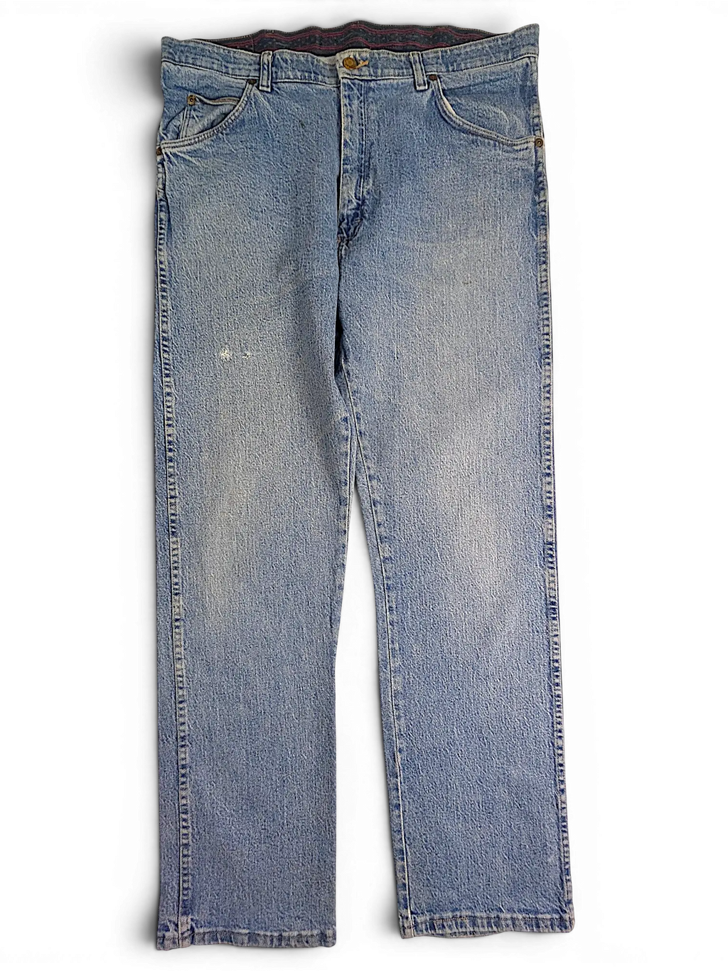 JAKE & IPI Wrangler regular fit light wash blue denim jeans with a classic straight leg cut.