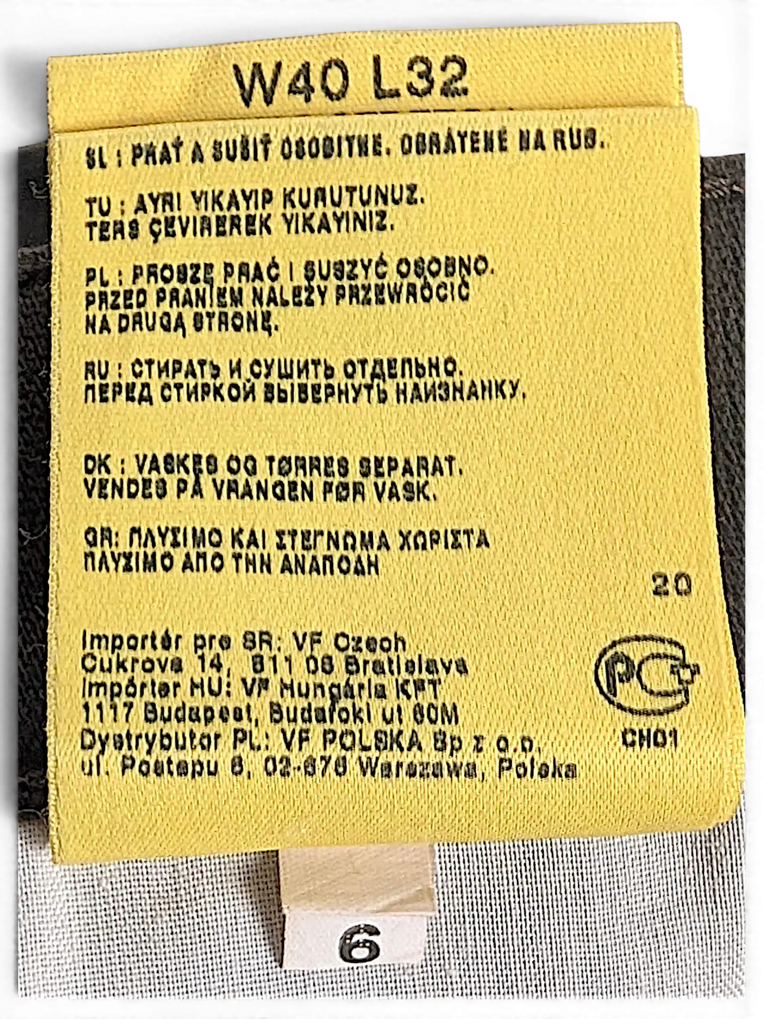 JAKE & IPI Wrangler Texas stretch pants interior label showing size W40 L32 and care instructions
