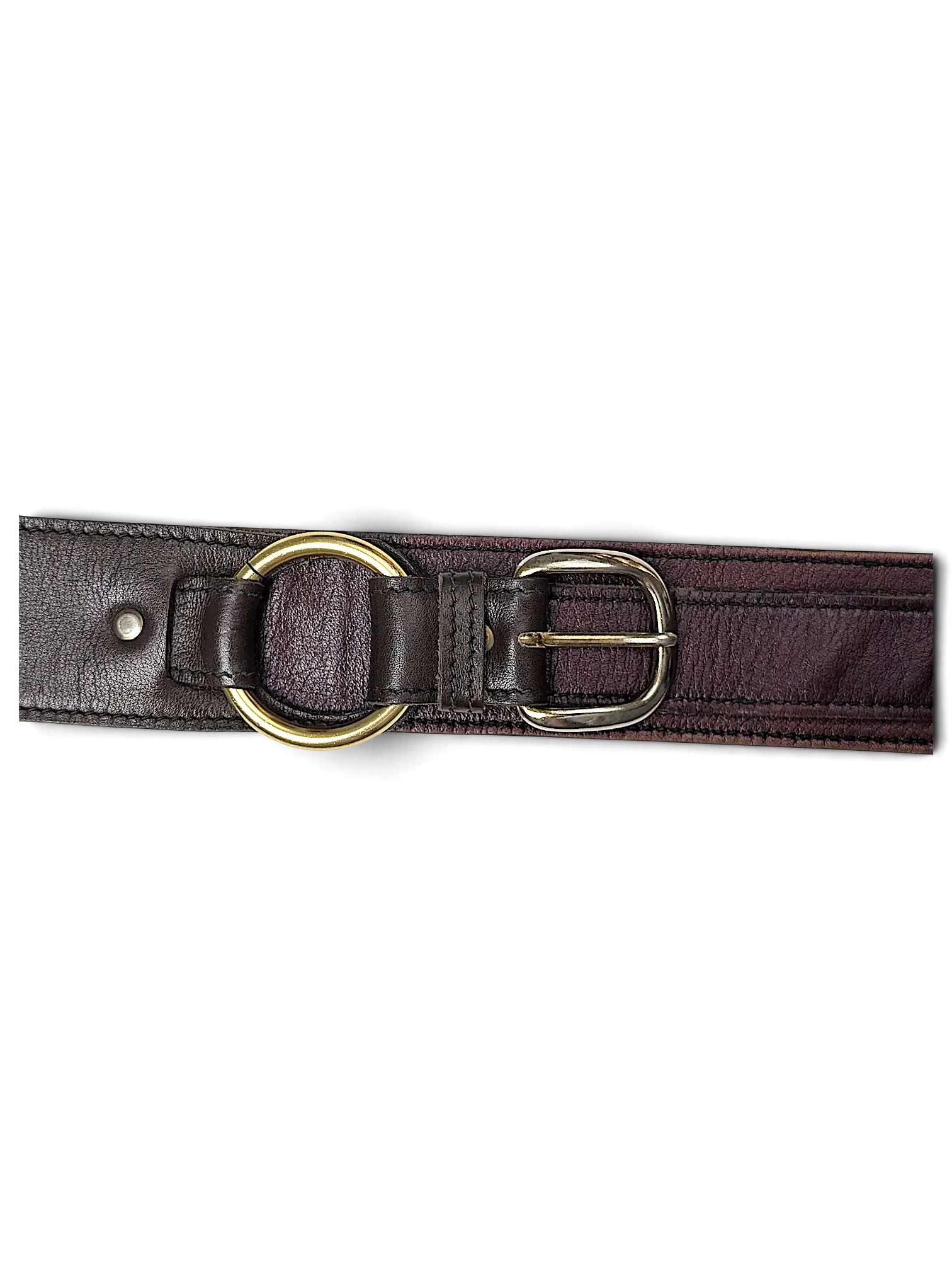 JAKE & IPI Y2K style brown leather belt featuring a faded red tint, gold-tone ring, and a classic metal buckle.