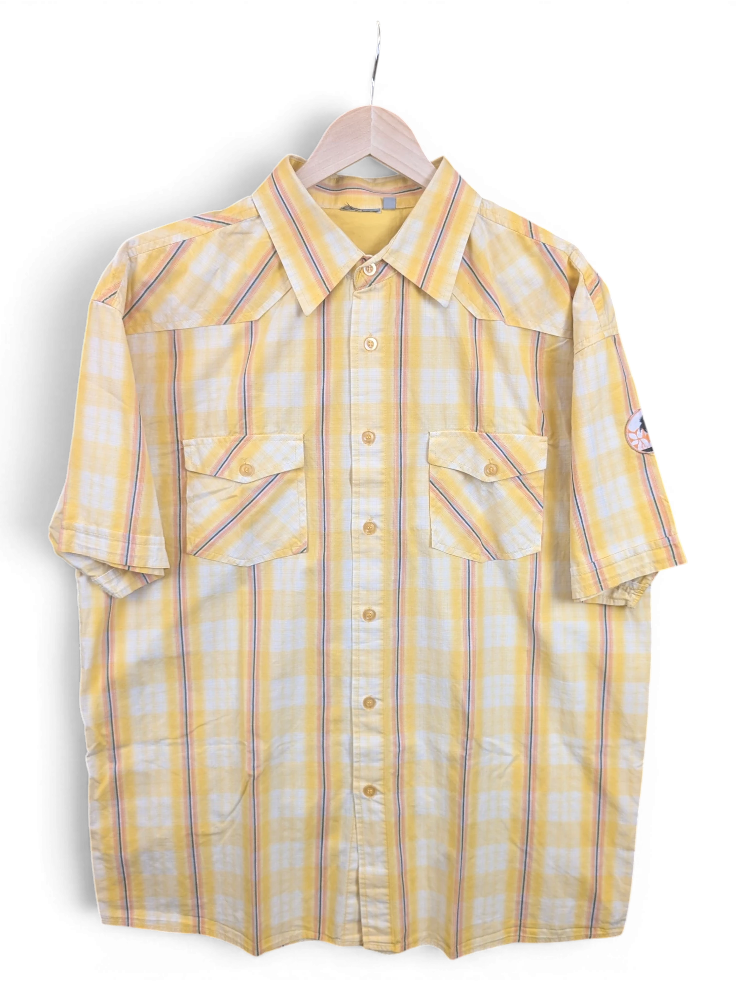 JAKE & IPI yellow plaid short-sleeve button-down shirt with two chest pockets and a small sleeve patch